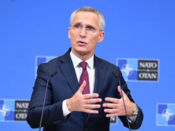 Столтенберг: НАТО не видит прямой угрозы со стороны РФ