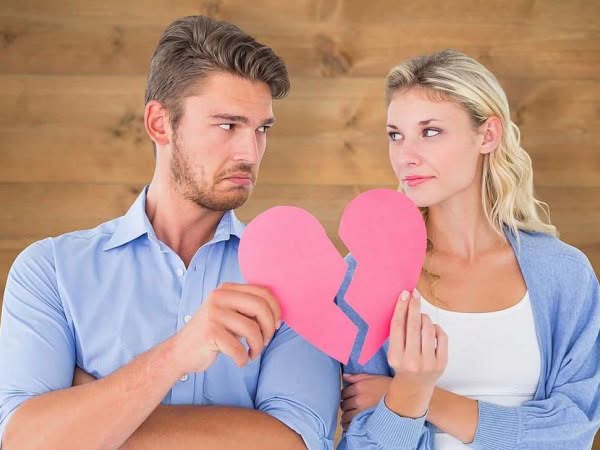 Ученые выяснили, кто сложнее переживает развод 