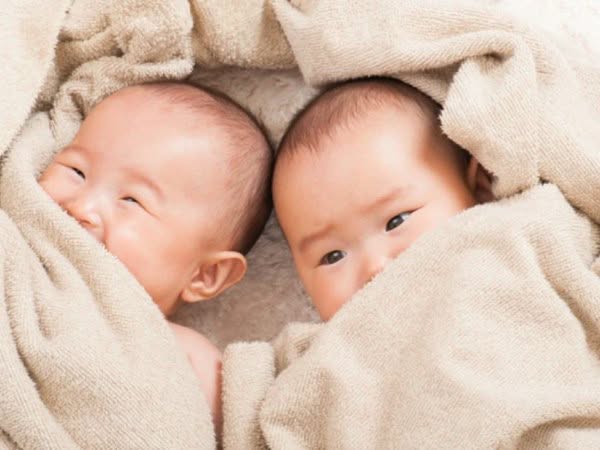 Женщина родила близнецов: но такого чуда врачи не видели