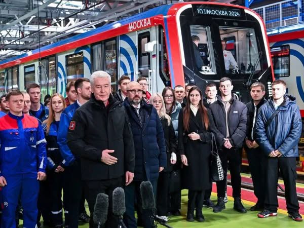 Мировой уровень. Мэр Москвы презентовал поезд «Москва-2024»