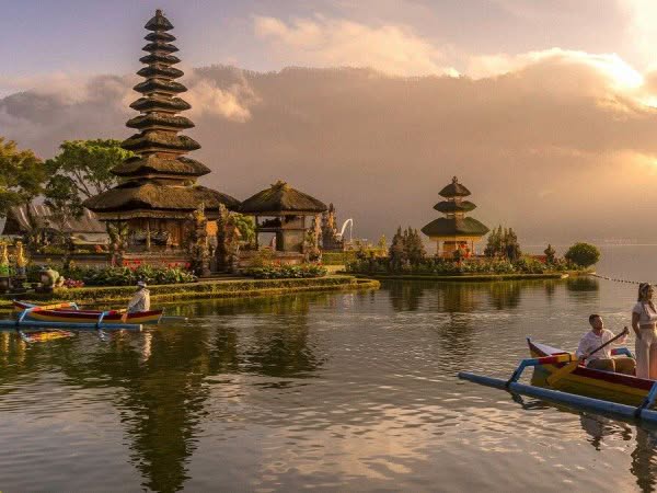 В Индонезии запретили любимую забаву молодых и пожилых