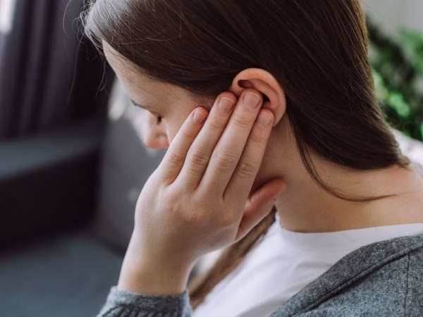 Почему возникает шум в ушах