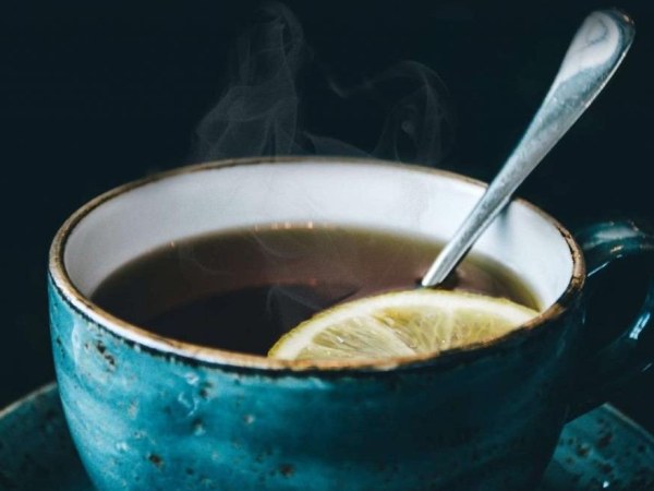 Почему вредно пить чай сразу после еды