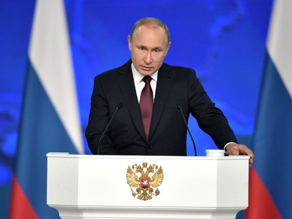 В. Путин предложил расширить льготы для многодетных семей