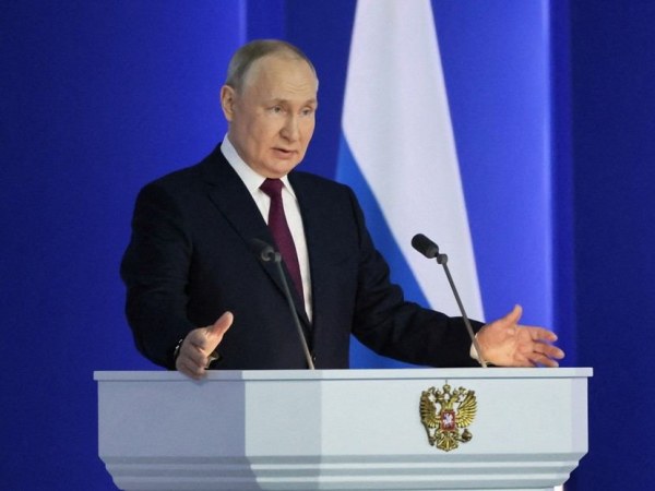 В. Путин призвал не уводить деньги на Запад